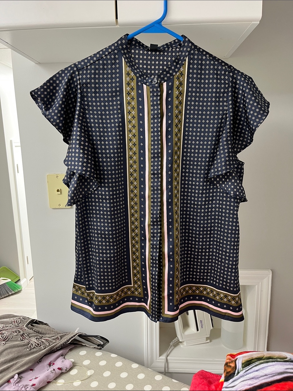 Ann Taylor Navy Printed Flutter Sleeve Blouse with Olive and Pink Trim